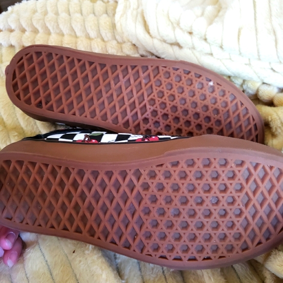 Vans (cherry print) - Picture 2 of 4